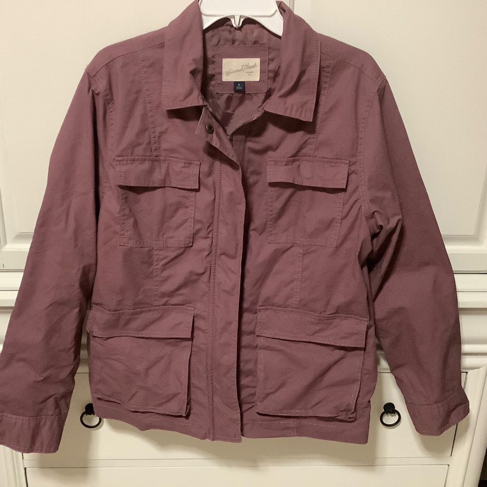Universal Thread field jacket. Size M Fully lined, zip & snap closure